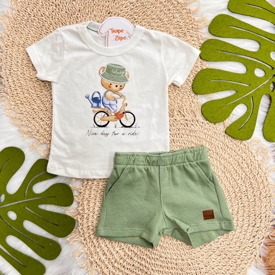 Conj. Camiseta Ursinho de Bicicleta e Bermuda - Verde e Off White